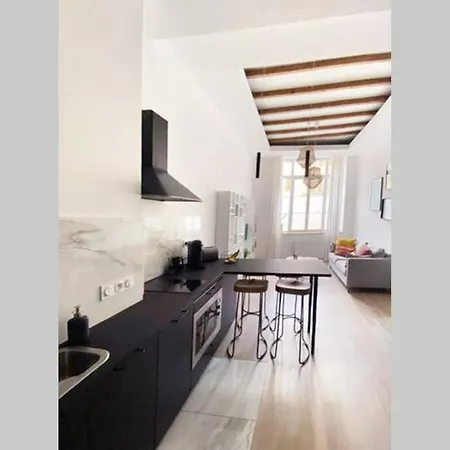 Le Clemenceau Apartment